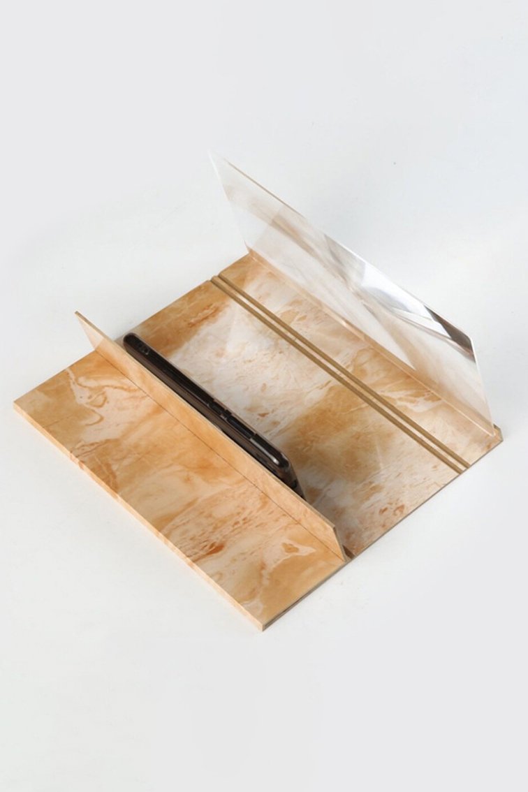 Phone Magnifying Stand