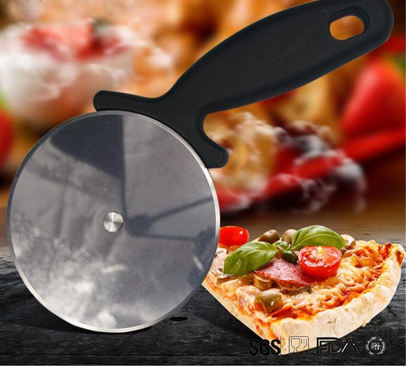 Stainless Steel Round Pizza Cutter